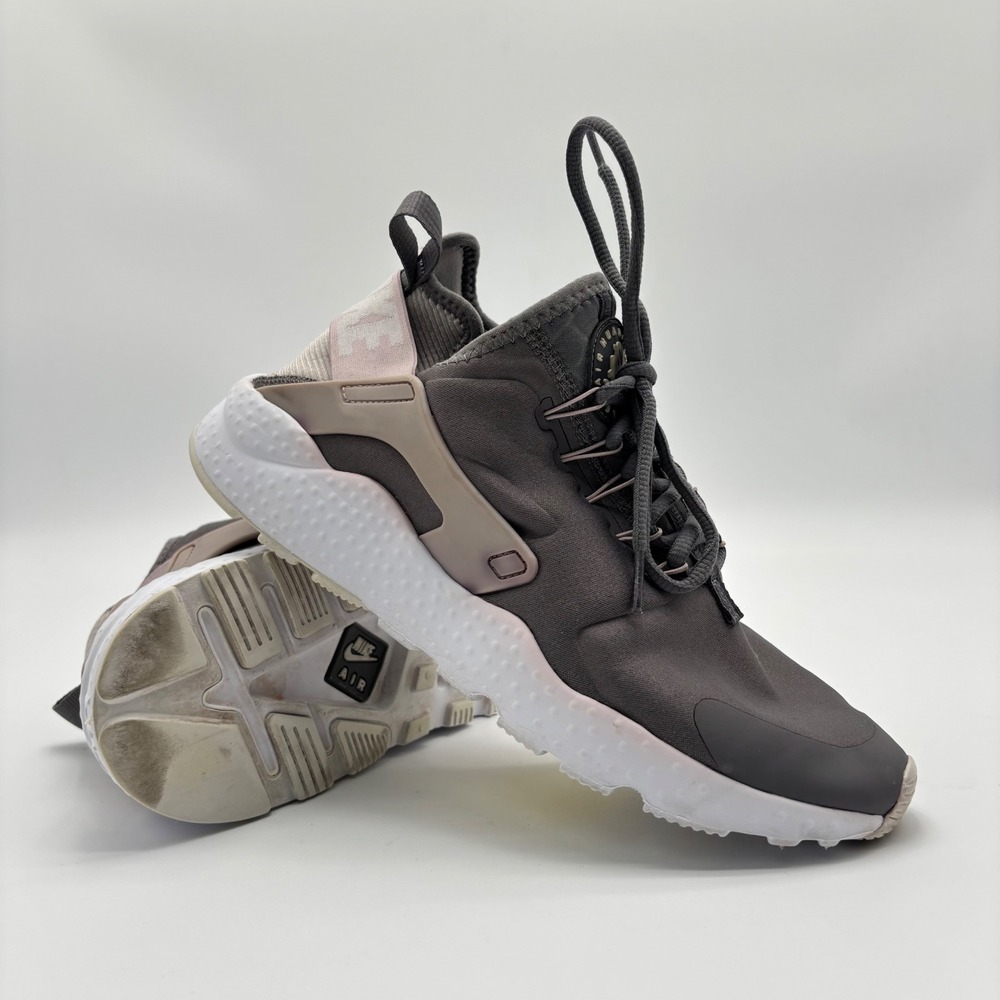 Nike Air Huarache Run Ultra Womens 9 Gray Pink Sneakers Modern Sleek Style